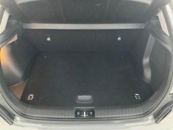 Hyundai Kona 39kWh Premium (10.5kW Charger) (136 ps) - REVERSE CAM - NAV - HE