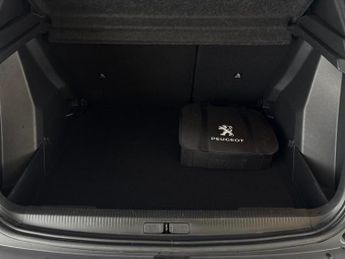 Peugeot E-2008 50kWh Allure Premium (7kW Charger) (136 ps) - LANE DEPARTURE  - 