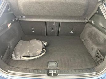 Mercedes-Benz EQA EQA 250+ 70.5kWh Sport (190 ps) - AIR SUSPENSION - PADDLE SHIFT