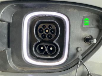 Hyundai Kona 39kWh Premium (10.5kW Charger) (136 ps) - REVERSE CAM - NAV - HE