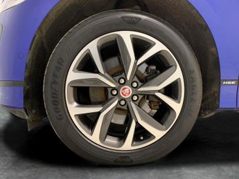 Jaguar I-PACE 400 90kWh HSE 4WD (400 ps) - MERIDIAN AUDIO - HEATED STEERING