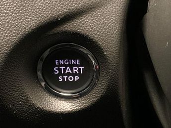 Vauxhall Grandland X 1.6 13.2kWh SRi Nav Plug-in 4WD 4 (300 ps) - AUTO PARK - LED - N