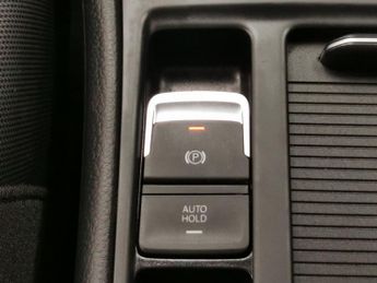 Volkswagen E-golf 35.8kWh e-Golf (136 ps) - LED - BLUETOOTH - PARK SENSORS