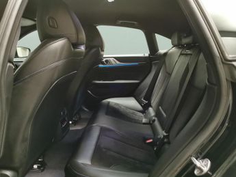 BMW i4 40 83.9kWh M Sport Gran Coupe eDrive (340 ps) - 18IN ALLOYS - AI