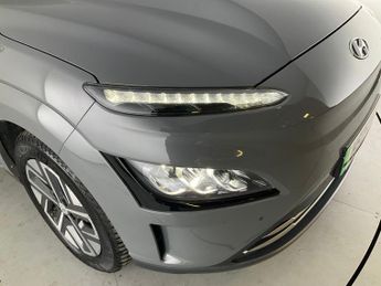 Hyundai Kona 39kWh Premium (10.5kW Charger) (136 ps) - REVERSE CAM - NAV - HE