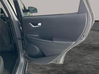 Hyundai Kona 39kWh Premium (10.5kW Charger) (136 ps) - REVERSE CAM - NAV - HE