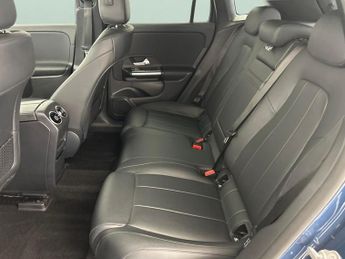 Mercedes-Benz EQA EQA 250+ 70.5kWh Sport (190 ps) - AIR SUSPENSION - PADDLE SHIFT