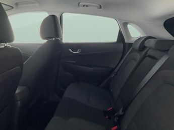 Hyundai Kona 39kWh Premium (10.5kW Charger) (136 ps) - REVERSE CAM - NAV - HE