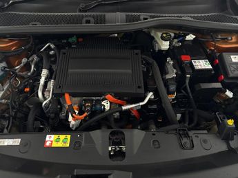 Peugeot E-2008 50kWh Allure Premium (7kW Charger) (136 ps) - LED - REVERSE CAM