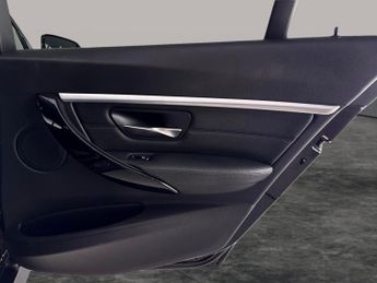 BMW 3 Series 2.0 330e 7.6kWh M Sport Plug-in (252 ps) - NAV - DAB - BLUETOOTH