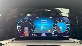 Volkswagen Golf 2.0 TDI Style DSG (150 ps) - ACTIVE INFO DISPLAY - PARK SENSORS