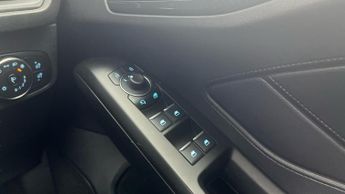 Ford Focus 1.0T EcoBoost MHEV ST-Line X DCT (155 ps) - BLUETOOTH - FORD MYK
