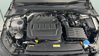 Volkswagen Golf 2.0 TDI Style DSG (150 ps) - ACTIVE INFO DISPLAY - PARK SENSORS