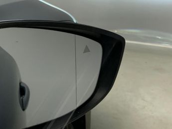 Mazda MX-30 35.5kWh SE-L Lux (145 ps) - LED - REVERSE CAM - NAV