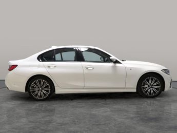 BMW 3 Series 2.0 330e 12kWh M Sport Plug-in (292 ps) - NAV - ADAPTIVE LED LIG