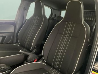 Seat Mii 36.8kWh (83 ps) - CLIMATE CONTROL - PARK SENSORS