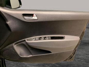 Hyundai i10 1.2 Premium (87 ps) - DAB - PRIVACY GLASS - USB AUDIO
