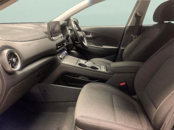 Hyundai Kona 64kWh Premium (10.5kW Charger) (204 ps) - KEYLESS ENTRY - LED - 