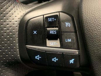 Ford Kuga 2.5 EcoBoost Duratec 14.4kWh ST-Line Plug-in CVT (225 ps) - KEYL