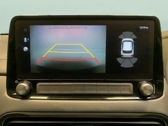 Hyundai Kona 64kWh Premium (10.5kW Charger) (204 ps) - KEYLESS ENTRY - LED - 