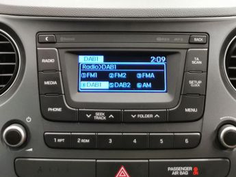 Hyundai i10 1.2 Premium (87 ps) - DAB - PRIVACY GLASS - USB AUDIO