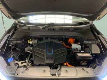 Hyundai Kona 64kWh Premium (10.5kW Charger) (204 ps) - KEYLESS ENTRY - LED - 