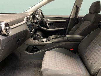 MG MG ZS 44.5kWh Excite (143 ps) - LANE DEPARTURE  - BLUETOOTH - DRIVING 