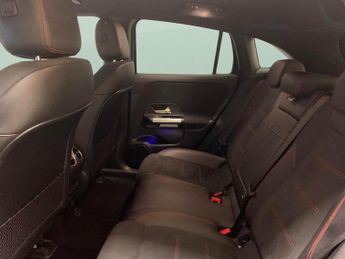 Mercedes-Benz EQA EQA 250 66.5kWh AMG Line (190 ps) - HEATED SEATS - NAV - ALCANTA