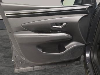 Hyundai Tucson 1.6 h T-GDi 13.8kWh Premium Plug-in 4WD (265 ps) - NAV - HEATED 