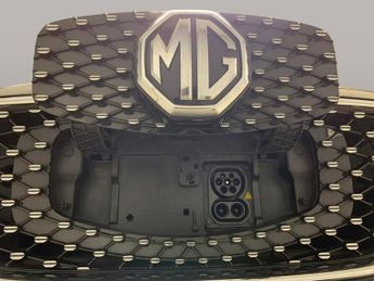 MG MG ZS 44.5kWh Excite (143 ps) - LANE DEPARTURE  - BLUETOOTH - DRIVING 