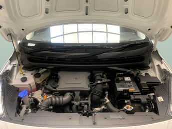 Hyundai i10 1.2 SE Connect (84 ps) - AIR CON - KEYLESS START - USB AUDIO