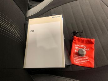 Hyundai i10 1.2 SE Connect (84 ps) - AIR CON - KEYLESS START - USB AUDIO