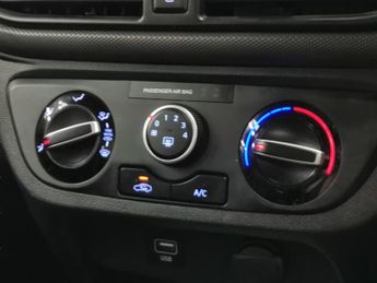 Hyundai i10 1.2 SE Connect (84 ps) - CLIMATE CONTROL - KEYLESS START - DAB