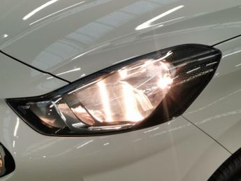 Hyundai i10 1.2 SE Connect (84 ps) - CLIMATE CONTROL - KEYLESS START - DAB