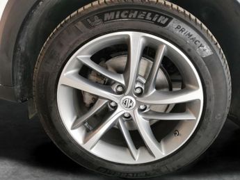 MG Mg Hs 1.5 T-GDI 16.6kWh Exclusive Plug-in (258 ps) - REVERSE CAM - NAV