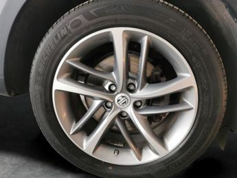 MG Mg Hs 1.5 T-GDI 16.6kWh Exclusive Plug-in (258 ps) - REVERSE CAM - NAV