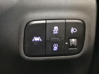Hyundai i10 1.2 SE Connect (84 ps) - CLIMATE CONTROL - KEYLESS START - DAB
