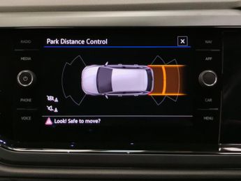 Volkswagen Polo 1.0 TSI R-Line DSG (110 ps) - DIGITAL DASH - SPEED LIMIT RECOG