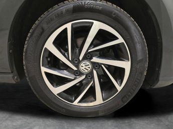 Volkswagen Golf 2.0 TDI Match Edition DSG (150 ps) - CLIMATE CONTROL - SD CARD M
