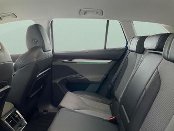 Skoda Enyaq 62kWh 60 Nav Loft (179 ps) - HEATED SEATS - NAV - WIFI