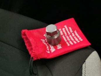 Hyundai i10 1.2 SE Connect (84 ps) - CLIMATE CONTROL - KEYLESS START - DAB