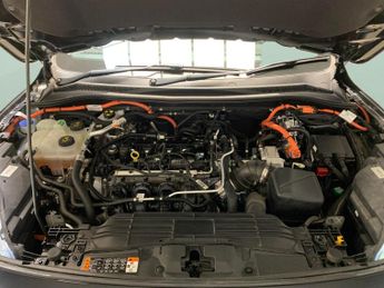 Ford Kuga 2.5 EcoBoost Duratec 14.4kWh ST-Line Plug-in CVT (225 ps) - NAV