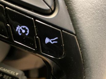 Toyota C-HR 1.8 VVT-h GPF Icon CVT (122 ps) - 17IN ALLOYS - CLIMATE CONTROL