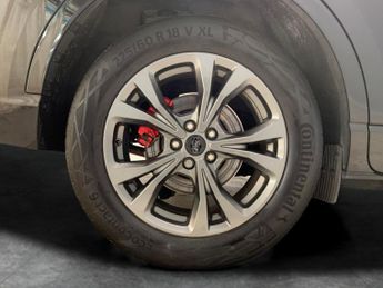 Ford Kuga 2.5 EcoBoost Duratec 14.4kWh ST-Line Plug-in CVT (225 ps) - NAV