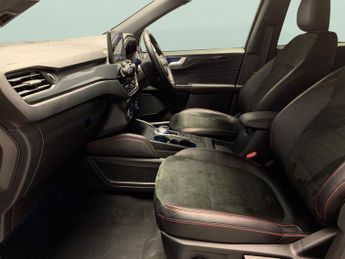 Ford Kuga 2.5 EcoBoost Duratec 14.4kWh ST-Line Plug-in CVT (225 ps) - NAV