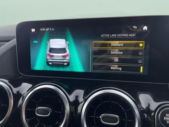 Mercedes-Benz GLA 1.3 GLA200 AMG Line (Executive) 7G-DCT (163 ps) - HEATED SEATS -