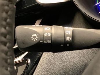 Toyota C-HR 1.8 VVT-h GPF Icon CVT (122 ps) - 17IN ALLOYS - CLIMATE CONTROL