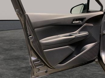 Toyota C-HR 1.8 VVT-h GPF Icon CVT (122 ps) - 17IN ALLOYS - CLIMATE CONTROL