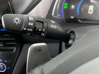 Hyundai Ioniq 38.3kWh Premium (136 ps) - REVERSE CAM - NAV - HEATED SEATS