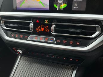 BMW 3 Series 2.0 320d MHT M Sport (190 ps) - AUTO PARK - REVERSE CAM - HEATED